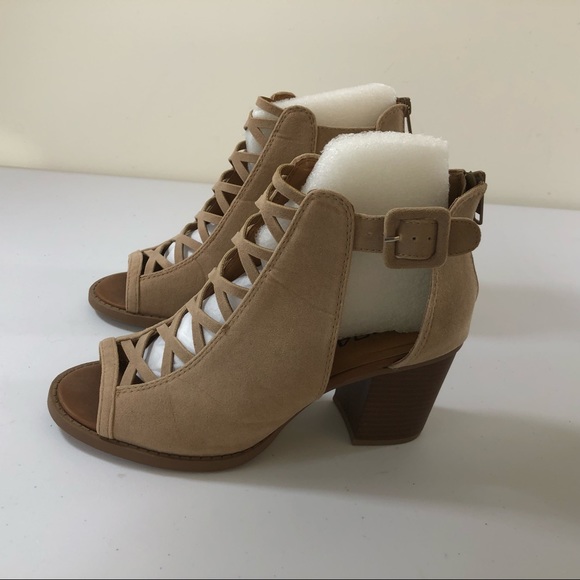 Taupe Open Toe Booties Boots Shoes with Criss Cross & 3 inch Stack Heel 8M - Picture 5 of 12